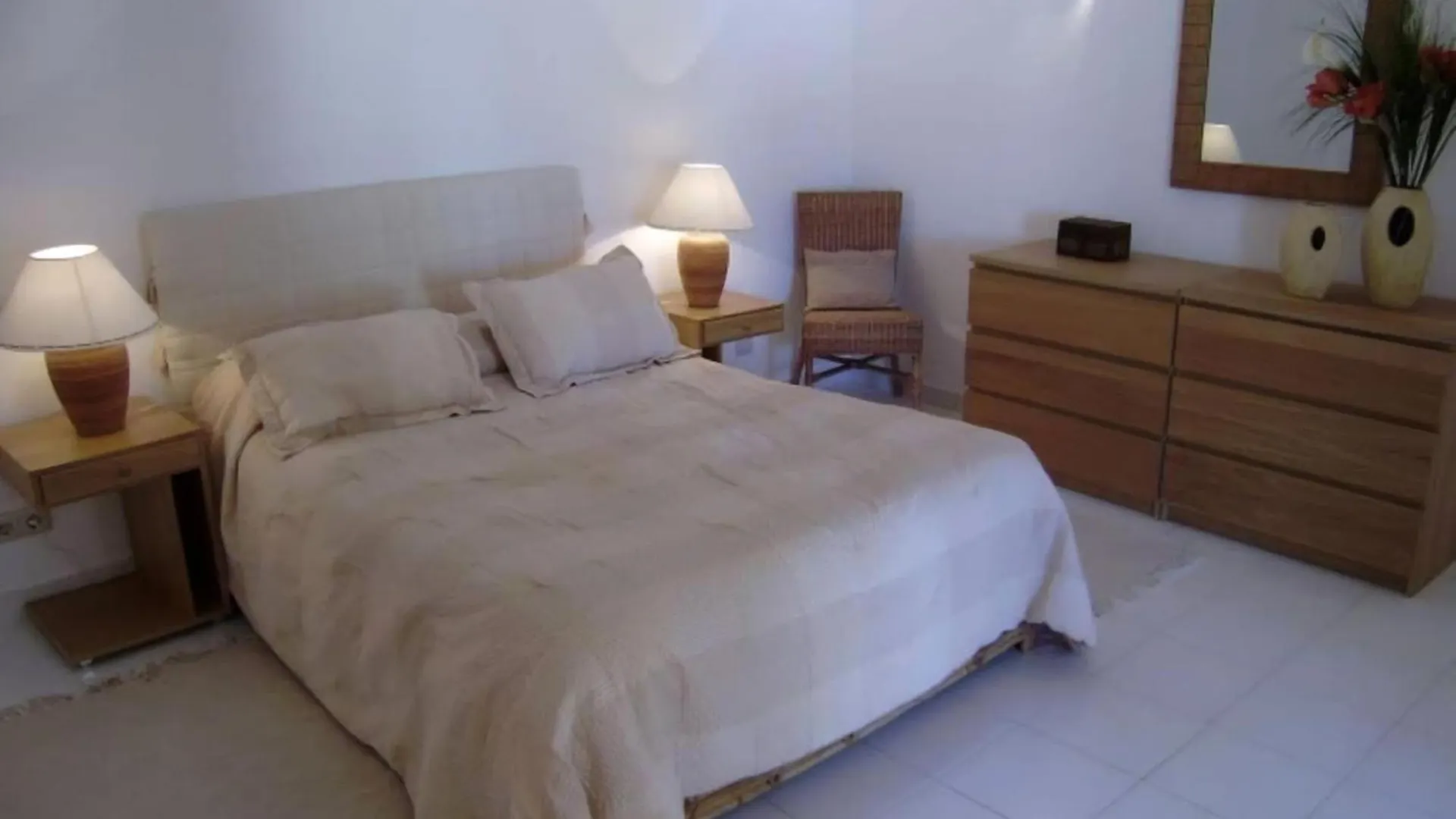 Elegant Vale Do Lobo Villa 4 Bedrooms Villa Vale Do Lobo 186 Swimming Pool Short Walk To The Beach And Praca 0*,
